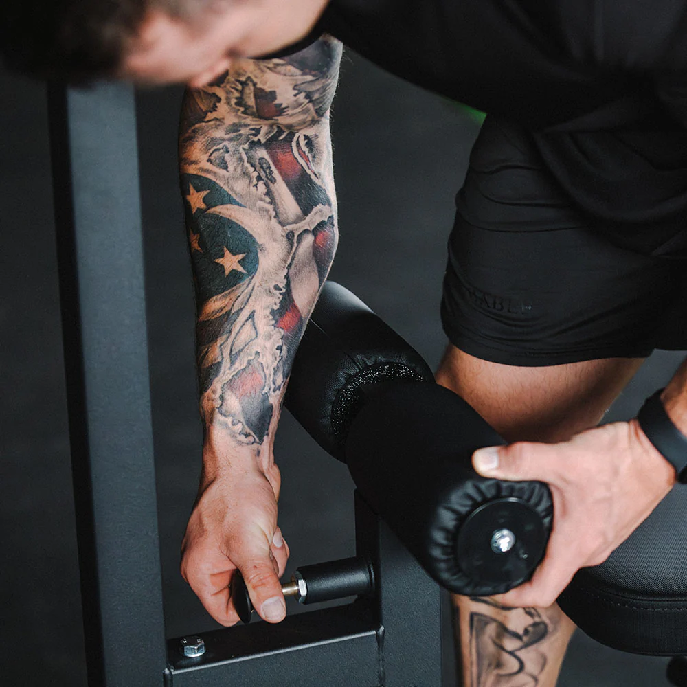 Scratch and Dent, Plate-Loaded Lat Pull Down & Cable Row Machine - Image 7
